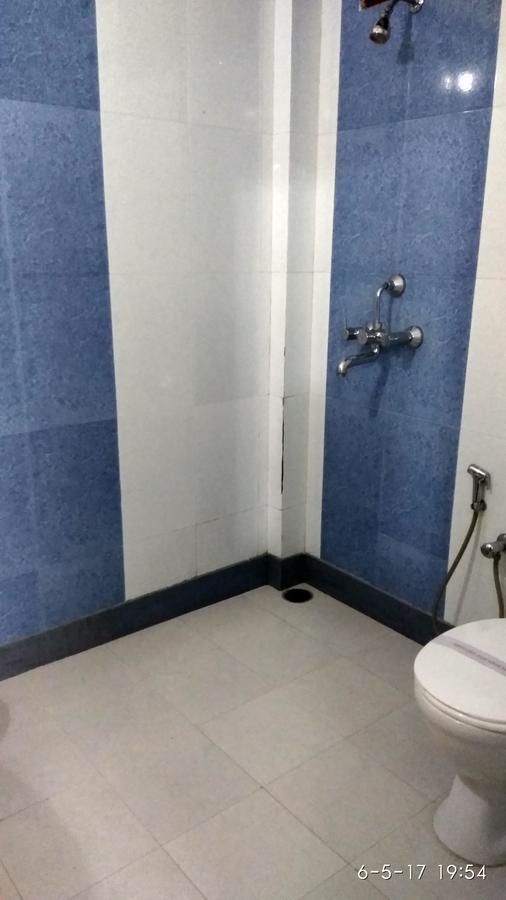 Hotel Varsa Dibrugarh Bagian luar foto